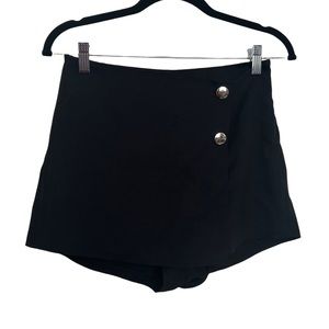 NWT A’gaci Megan button origami black skort size small